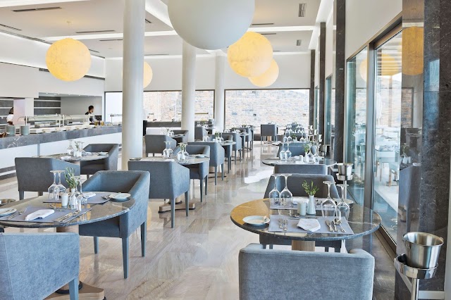 Royal Marmin Bay Boutique & Art Hotel
