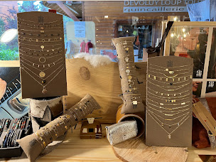 Photo n°19 de Le loup blanc - Création d’ambiances à Dévoluy (Magasin de linge de maison)