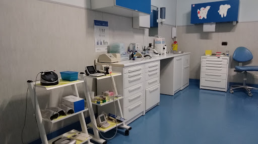 Studio Dentistico dr Antonio Rizzuto Gallery - Italy