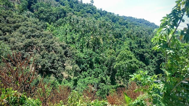 Na Muang water fall 2 - upper natural pool & rocks