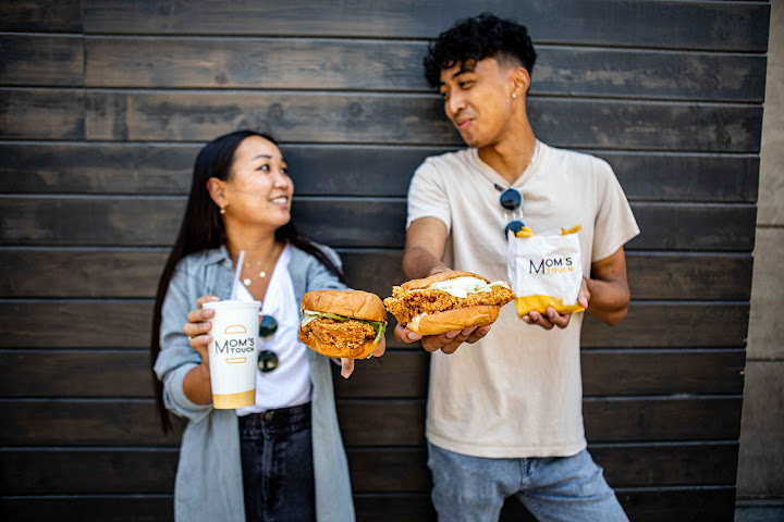 Mom's Touch Chicken & Sandwiches - Gardena by null