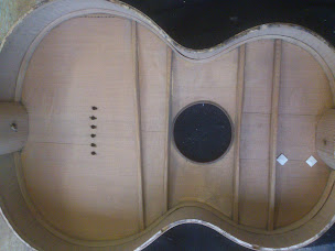 Photo n°6 de Luthier Guitare Vilisques à Dignac (Luthier)