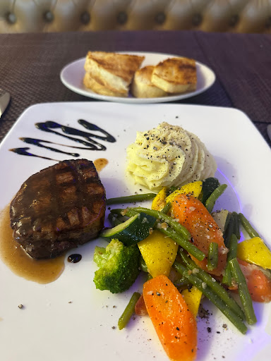 Zack's Bistro - Visual
