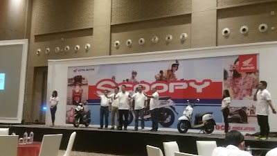 Photos of SANJAYA RANDUDONGKAL "PUSAT MOTOR HONDA"