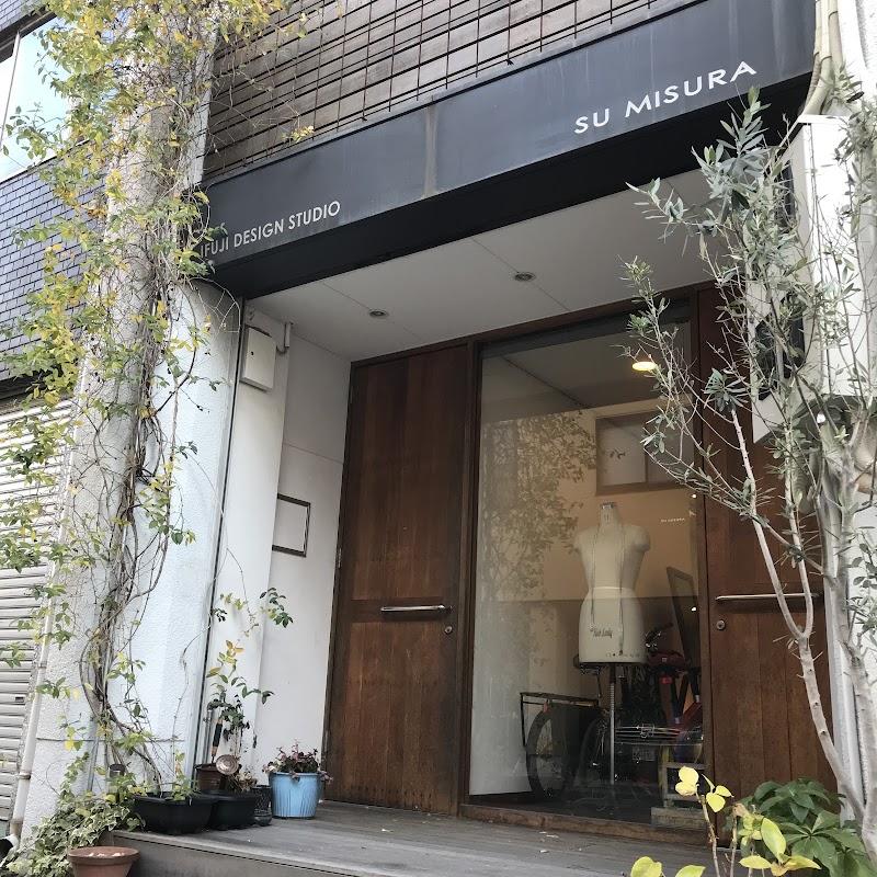 SU MISURA（ス・ミズーラ）