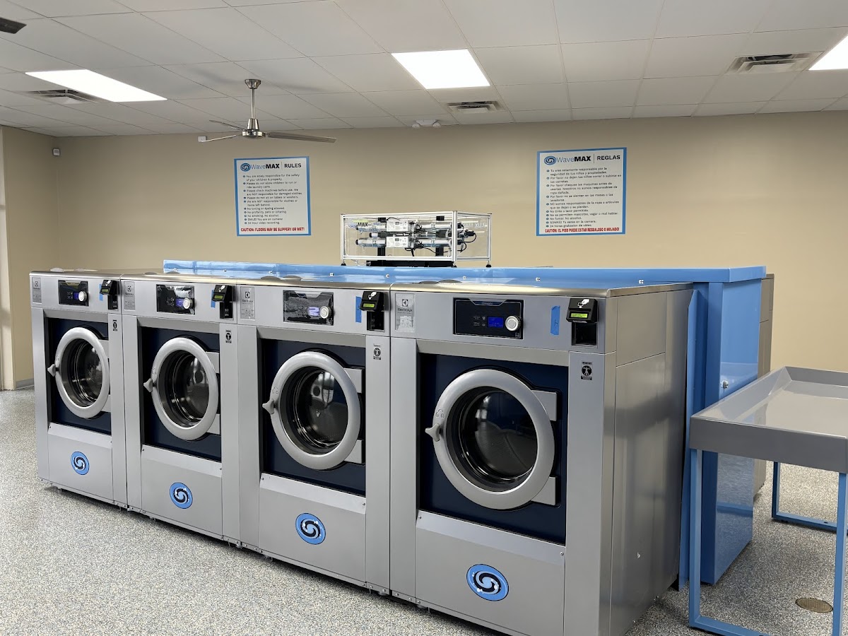 Self-service laundry at WaveMax Laundry Indianapolis Indiana, Indianapolis, IN