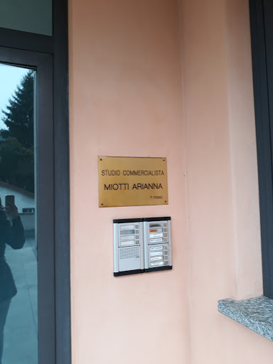 Miotti Arianna Gallery - Italy