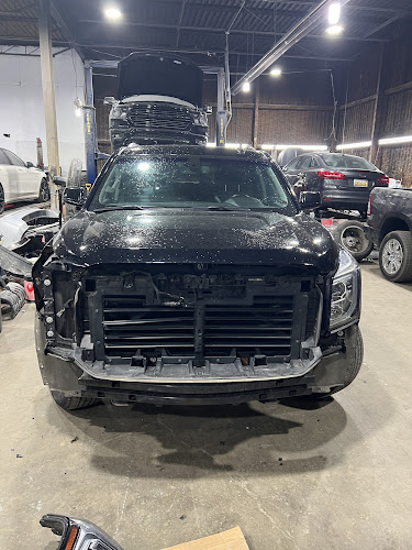 Detroit Collision Group LLC