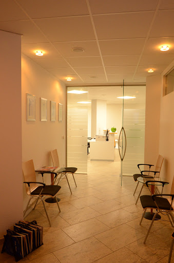 Zahnmedizinisches Zentrum Marsberg, Im Burghofcenter, Noel Gerner M.Sc., Uta Katharina Gerner M.Sc., Dr. Barbara Albracht. - Thumbnail