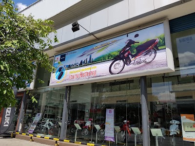 Photos of Suzuki