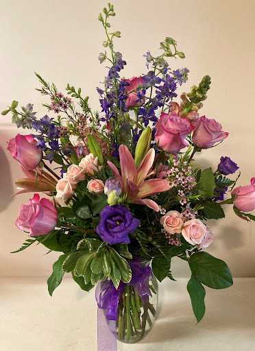 Doug Ruling Flower Shop - Thumbnail