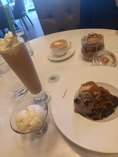 Heavenly Desserts Rushden Lakes - Thumbnail