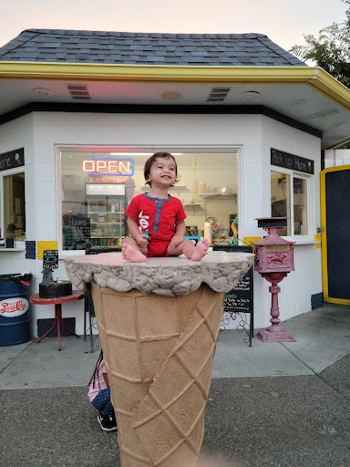 King's Scoop Ice Cream - Thumbnail