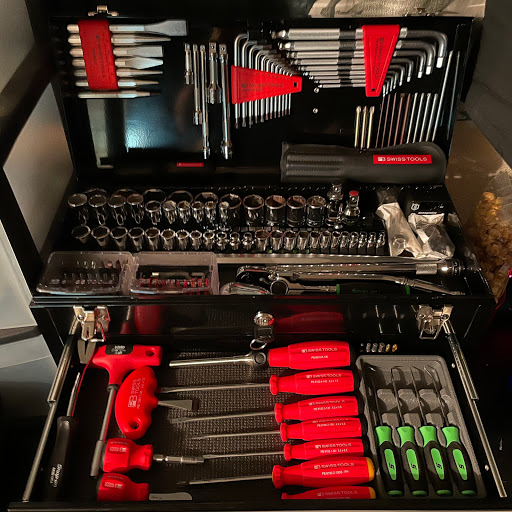 Tool Lady - Thumbnail