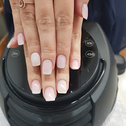 Photo n°6 de Jade Nails - Issy-les-Moulineaux à Issy-les-Moulineaux (Institut de beauté)