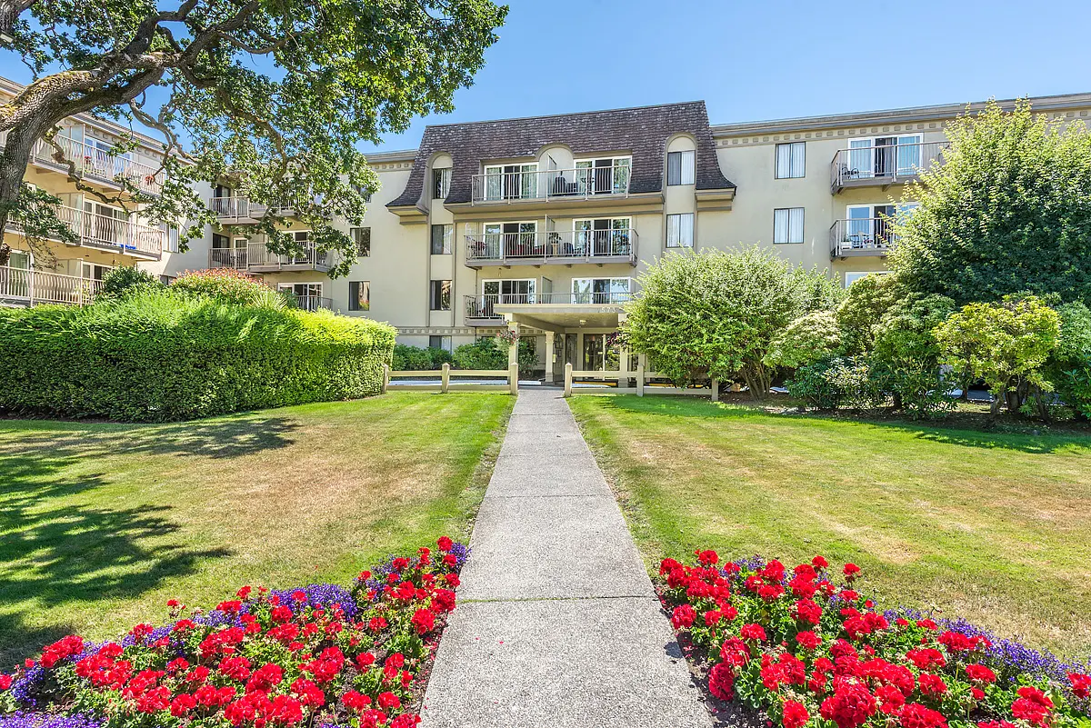 Fernwood Manor Apartments