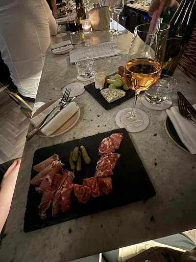 D'Arcy's Wine Bar - Thumbnail