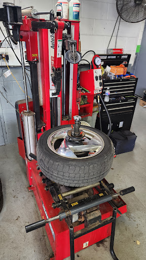 Tiretrackers Gallery - Canada