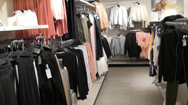 Avis sur H&M Halles à Paris - Magasin de vêtements
