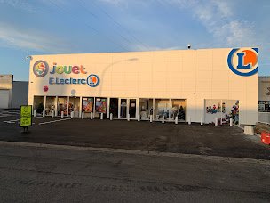Photo n°2 de E.Leclerc Jouet à Olivet (Magasin de jeux de cartes/jeux de plateaux)