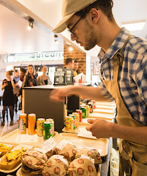 Photo n°45 de Roadside | Burger Restaurant Laval à Laval (Restaurant végétarien)