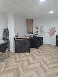 Photo n°6 de Chez justine à Bouloire (Salon de coiffure)