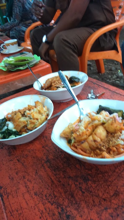 Photos of Mie Caluk Lapangan