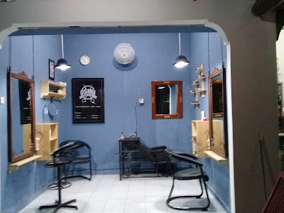 Photos of Osmu Barber