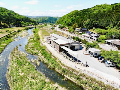 （株）渡辺石材店 本社工場