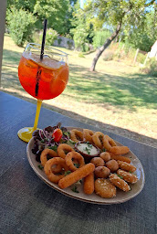 Photo n°2 de Le Montcabrien à Montchevrier (Restaurant de cuisine traditionnelle)