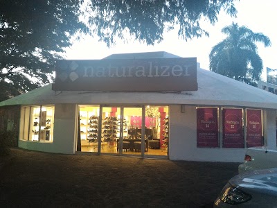 Photos of Square Fernandez 1