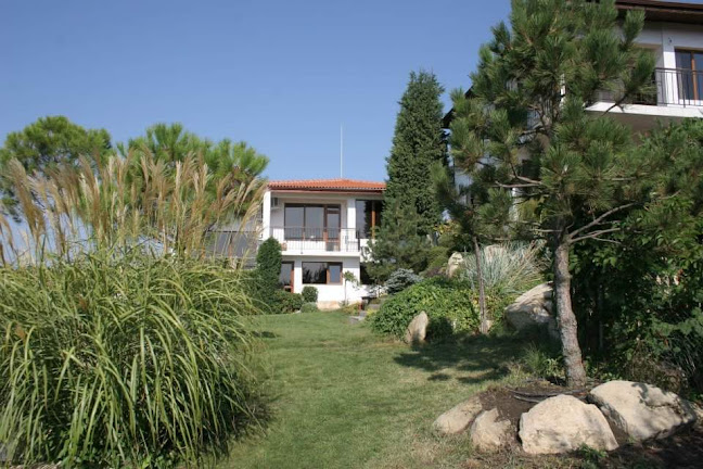 ЗападВладислав Варненчик, бул. „Владислав Варненчик“ 281, 9009 Варна