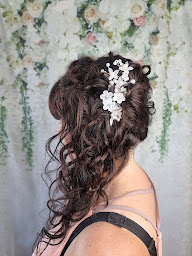 Photo n°21 de Espace Coiffure Sandrine à Estivareilles (Salon de coiffure)