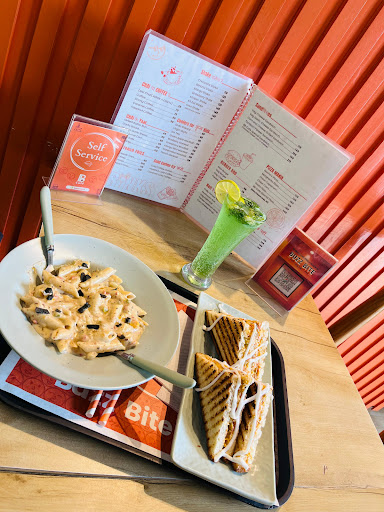 🌟 Why Buzz Bite Cafe is the Best Cafe in Prayagraj