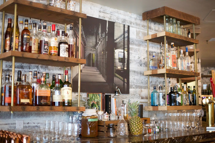 Royal Dinette by null