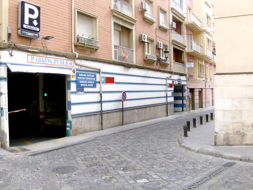 PARKING PLAZA DE LOS CAMPOS