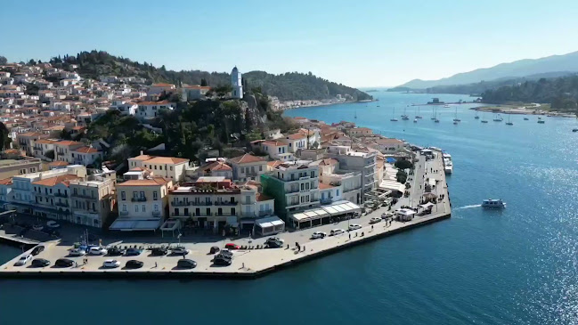 Opinii despre Manessi City Boutique Hotel - Breakfasts Roof Garden în Πόρος - Αθλητικό συγκρότημα