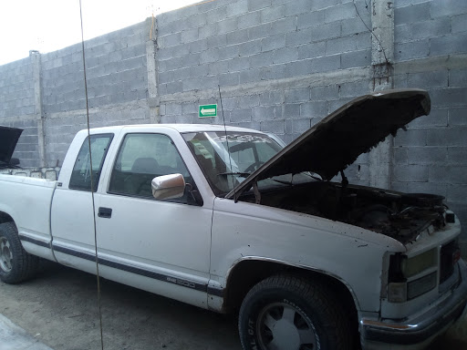 Taller Mecánico Servicio Automotriz AR Logo