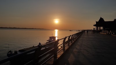 Photos of Quai de Chaktomok