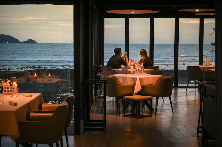 L'Arôme by the sea by null