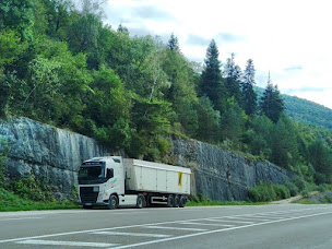 Photo n°6 de Transports Blanc à Attignat (Société de transport routier)