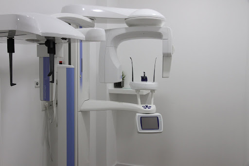 Dental Clinic Cairo Franch | Dentists Barberà del Vallès - Thumbnail