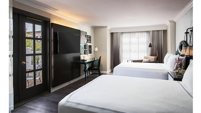 The Lindy Renaissance Charleston Hotel by null