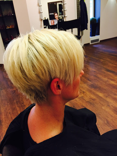 Güldan Ergün Mobiler Friseur Make-up Artist Brautfrisuren