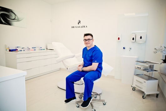 lek. Damian Gałązka, Chirurg