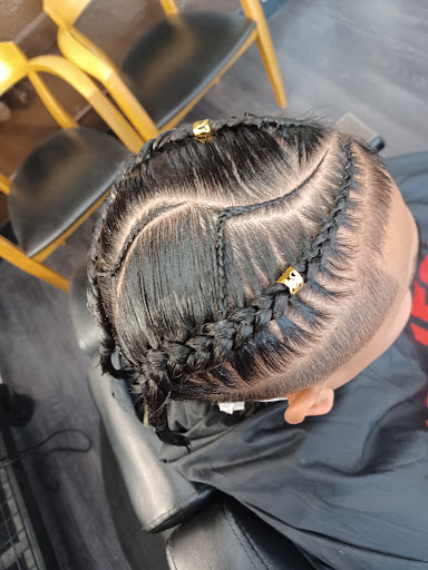 Bombshell Salon - Visual