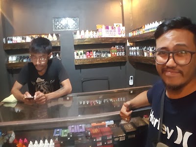 Photos of Singojaya Vape & handphone