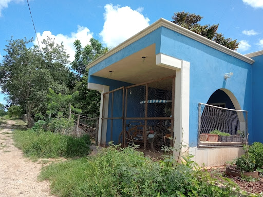 Reparadora de calzado,artículos sintéticos y piel "El Roble"