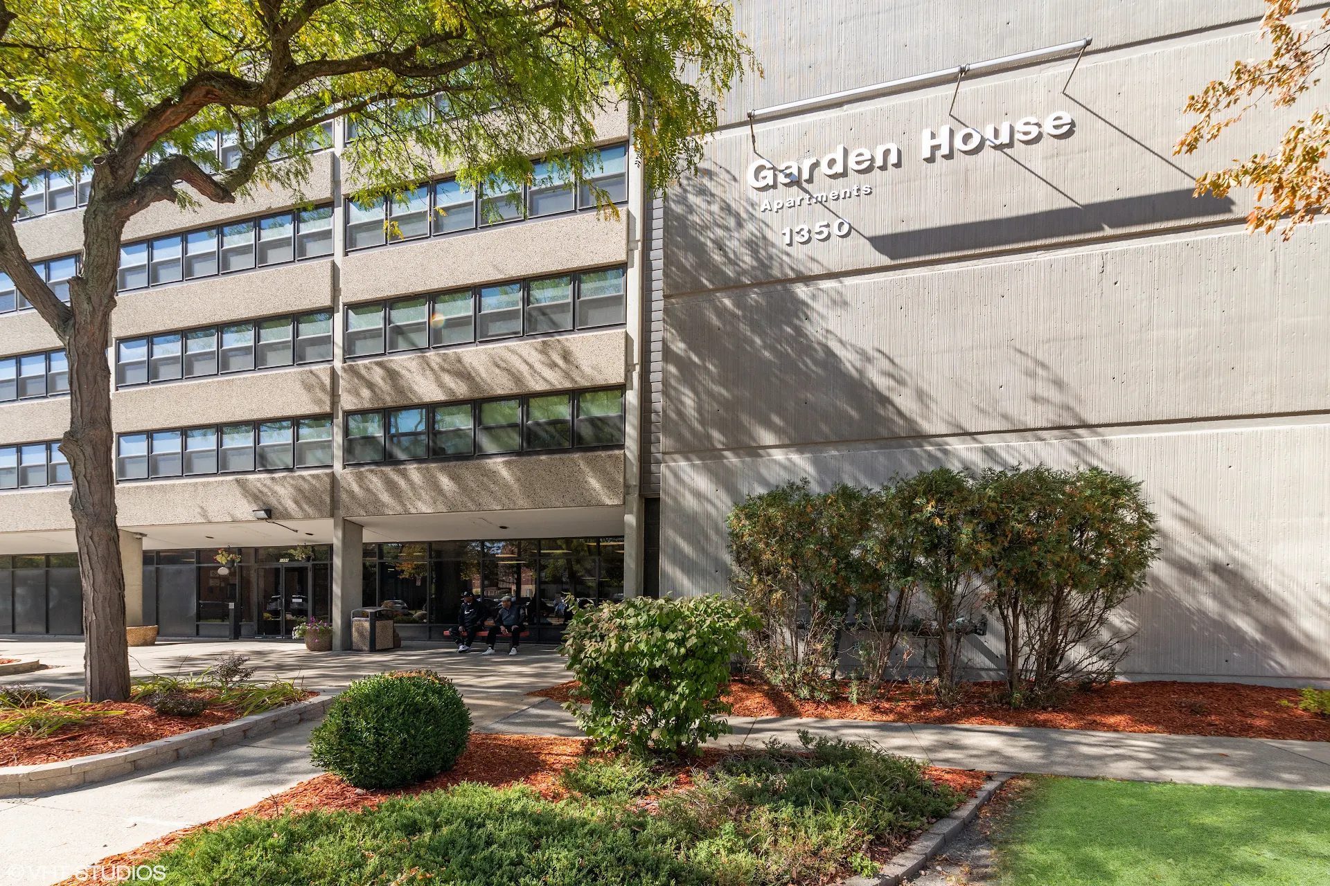 Garden House of River Oaks Apartments
