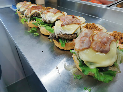 Photo 4 - Jeep's burger